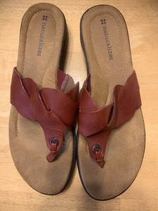 naturalizer flip flop sandals