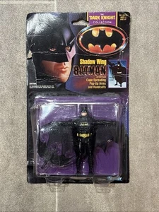 NEU Shadow Wing Batman DC Comics The Dark Knight 1990 Kenner Figur VERSIEGELT Lesen* - Bild 1 von 3