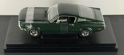 ERTL AMERICAN MUSCLE STEVE MCQUEEN BULLITT COCHE 1/18-68 FORD MUSTANG VERDE SIN CAJA Foto 1 de 4