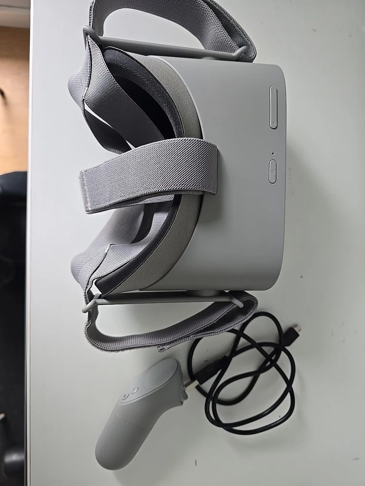 Meta Oculus GO 32GB gebraucht guter Zustand - Bild 1 von 3