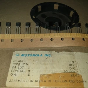 NOS RARE GENUINE MOTOROLA MPSA43 T NPN BJT AUDIO TRANSISTORS! 20pcs! - Picture 1 of 5