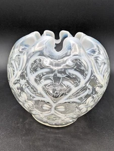 Vintage weiße opaleszierende spanische Spitze gerüschte Rosenschüssel, Northwood oder Fenton - Bild 1 von 7