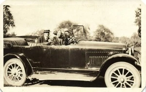 Group of People in an Old Car of Unknown Brand (1910s) RPPC - Picture 1 of 2