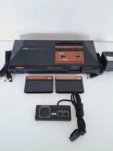 Consola Sega Master System 3010 con controlador y paquete de 2 juegos leer carcasa rota - Imagen 1 de 13