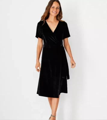 NUEVO Vestido Ann Taylor Negro Terciopelo Envolvente Midi Largo Manga Corta Cinturón Talla 0 Foto 1 de 4