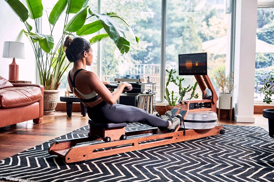 Moderna máquina de remo Ergatta resistente al agua Foto 1 de 2