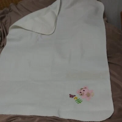 Manta polar NORTHPOINT bebé niña blanca/rosa Lovey en bolsa Foto 1 de 4