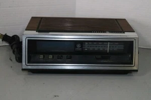 VTG General Electric GE BLUE Alarm Clock AM FM Radio Wood Grain 1970 - 1980's - Picture 1 of 5