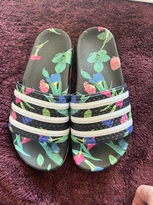 Nuevo Adidas Para Hombre ADILETTE SLIDES NEGRO EE4853 ADIDAS SLIDE Talla 8 - Hecho en Italia Foto 1 de 4