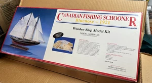 DE COLECCIÓN Modelo Shipways GOLETA DE PESCA CANADIENSE AZUL 1921 Kit 2130 ESCALA 1:64 - Imagen 1 de 7