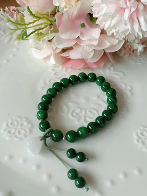 Sehr Schöne Armband aus natürlichem Jaspis mit Lotusanhänger aus weißer Jade - Bild 1 von 4