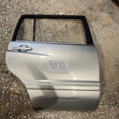 TOYOTA HIGHLANDER 2005 PUERTA TRASERA DERECHA CARCASA PIEL FÁBRICA Gris Foto 1 de 4