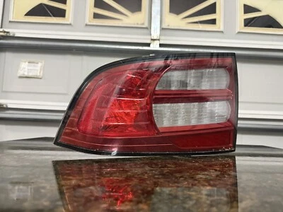 2007 - 2008 讴歌 TL 发球杆左侧尾灯原始设备制造商 — 第 1/2 张图片