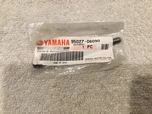 New! OEM YAMAHA Bolt, Flange $3 95027-06090-00 See Description For Models - Picture 1 of 2