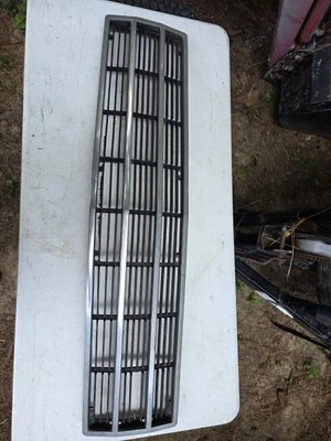 Jeep FSJ J10 J20 Grand Wagoneer 86-91 OEM AMC painel frontal cabeçalho grade inserção - Imagem 1 de 4