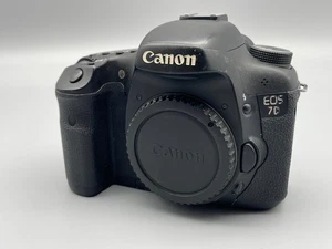 Canon EOS 7D 18MP Digital SLR Camera Body 47346 Shots ONLY BODY - Picture 1 of 19