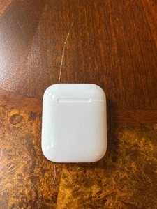 FIRST GEN Apple Airpods 2016 - Photo 1 sur 5