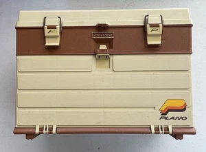 Scatola porta attrezzi vintage Plano 757 marrone beige 4 cassetti pesca USA - Foto 1 di 14