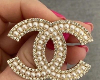 Lovely Luxurious Gold Pearl Diamonte Brooch (Christmas gift) - Image 1 of 4