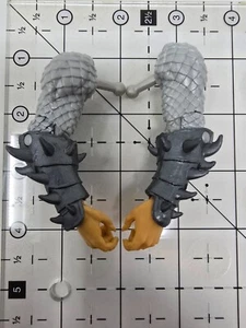 McFarlane Toys DC Multiverse Braccia Corazzate Maschile Foraggio 7" Scala 1/10 DEMONE - Foto 1 di 7