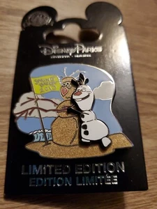 DISNEY Pin 2015 OLAF SPRING BREAK PIN - HUGGING A SAND OLAF - LE OF 3000 - Picture 1 of 2