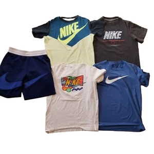 Lot of 4 Youth Nike T-Shirts & A Pair of Shorts Boys MEDIUM *STAINING ISSUES* - Picture 1 of 18