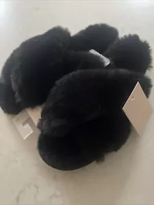 Neu mit Etikett Lauren Conrad LC X Band Kunstfell-Pantoletten Hausschuhe schwarz Large L 8-9 kuschelig - Bild 1 von 6