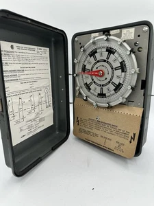 Paragon 7218-00 Industrial Time Switch Timer 4-Circuit Clock Box 120V 60Hz - Picture 1 of 12