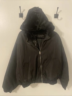 NUEVO CON ETIQUETAS New Look Chaqueta Bomber Corta Negra con Capucha de Piel Sintética Para Mujer Talla Grande Foto 1 de 4