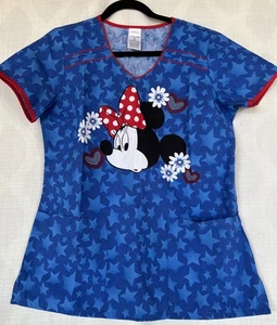 Disney Minnie Mouse Scrub Top Herzen Gänseblümchen Abnäher tailliertes Shirt Damen Small - Bild 1 von 6