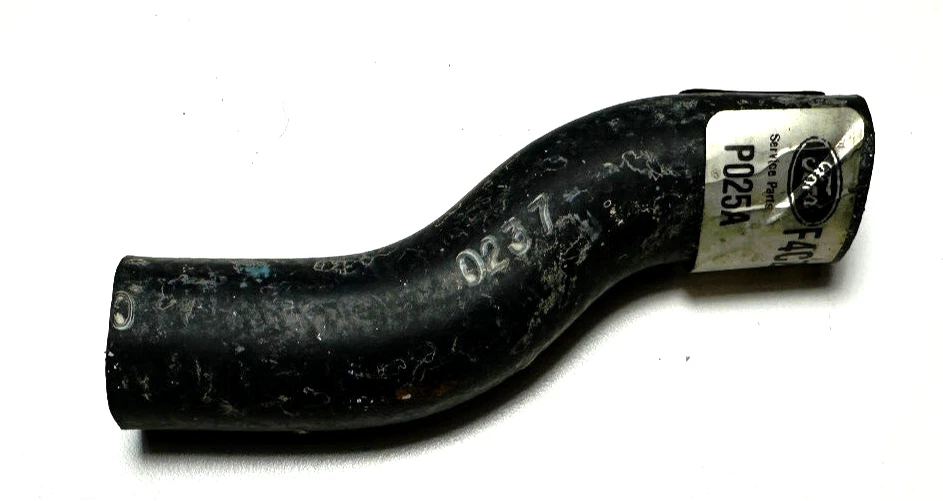 Подлинный литой шланг нагревателя/охлаждающей жидкости Ford новый из старых запасов F4CZ-18472-B - Изображение 1 из 1