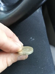 1985 queen elizabeth ii one pound coin - Picture 1 of 3