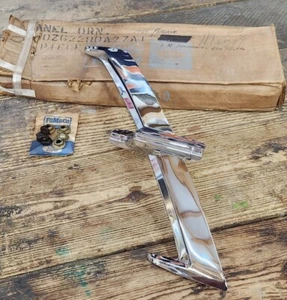 NOS OEM 1964 FORD FAIRLANE 2 & 4 DOOR SEDAN LH QUARTER ORNAMENT TRIM BASE MODEL - Bild 1 von 22