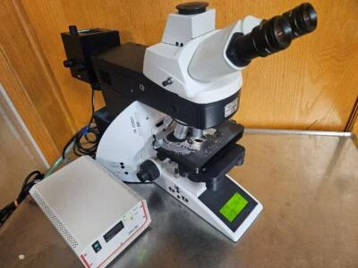 MICROSCOPIO VERTICAL DE INVESTIGACIÓN CLÍNICA LEICA DM4000 B DM 4000-B CON 4 OBJETIVOS Foto 1 de 4