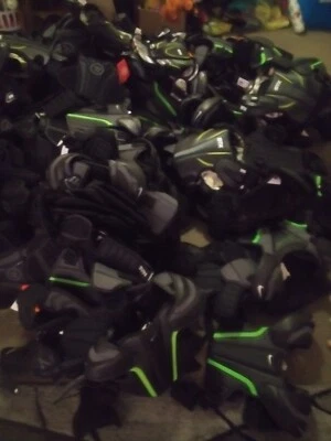 Lote de Chalecos Lacrosse -STX,NIKE.BUNN 103 Piezas, Varias Tallas Hombre, Niño. Foto 1 de 4