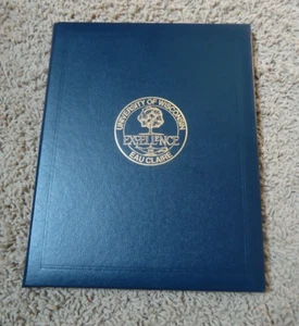 University of Wisconsin Eau Claire Diploma Cover - New - Bild 1 von 3