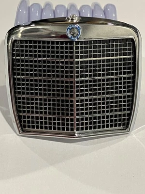 Peças de restauração Minichamps 1/18 Mercedes-Benz 300SEL 6.8 grade AMG Hockenheim - Imagem 1 de 3