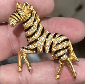 Unsigned Hattie Carnegie???? Brooch Zebra Vintage Rhinestone Enamel - Bild 1 von 8
