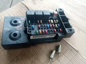 99-01 FORD F-250 F350 SUPER DUTY V10 DIESEL FUSE BOX BLOCK YC3T-14A067-DC - Picture 1 of 19