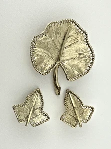 Vintage Brooch Clip Earrings Set BSK Signed GoldPlated Leaves #30 - Picture 1 of 10