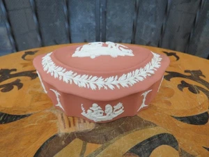 Wedgwood Terracotta Jasperware Oval Trinket Jewelry Box Cherubs & Scalloped Edge - Picture 1 of 10