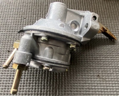 Bomba de combustible mecánica Bosch - GFP19 / 17010-H7285 - para Datsun 210, 310 y B210 Foto 1 de 4