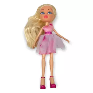 Bratz Cloe Remix Fashion Doll MGA 2015 with Outfit and Shoes - Picture 1 of 4