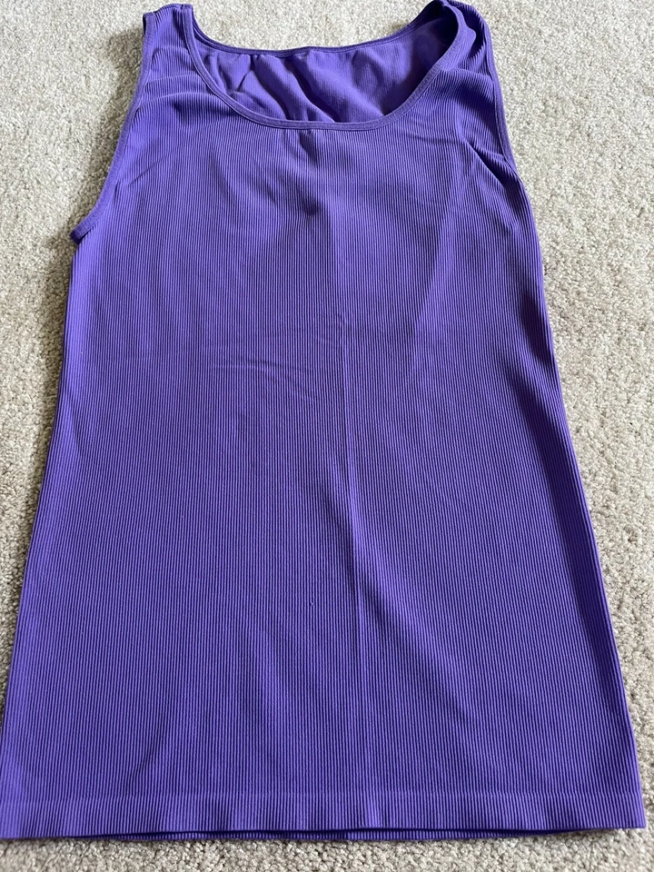 Camiseta sin mangas Barely There Shaping de nailon/púrpura spandex talla XL modelo antiguo 4080 Foto 1 de 4