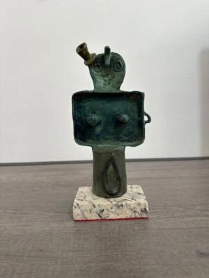 БРОНЗОВАЯ СКУЛЬПТУРА JOAN MIRO «ЖЕНЩИНА В ШЛЯПЕ» ПОДПИСАННАЯ И ПРОНУМЕРОВАННАЯ - Изображение 1 из 4