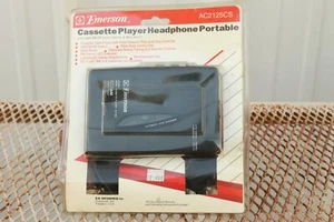 ~ CUFFIE VINTAGE EMERSON LETTORE CASSETTE PORTATILE AM/FM STEREO AC2125CS IN CUSTODIA~ - Foto 1 di 5