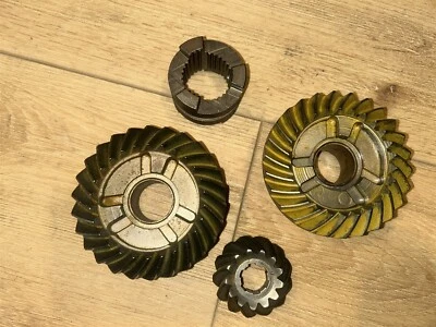 OEM Johnson Evinrude OMC 985050 Gearset Forward Reverse Pinion Gear + Clutch Dog - Image 1 of 4