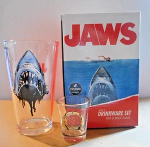 Loot Crate DX Universal Jaws Trinkgeschirr Set - Pint Glas - Schnapsglas 2021 - Bild 1 von 2