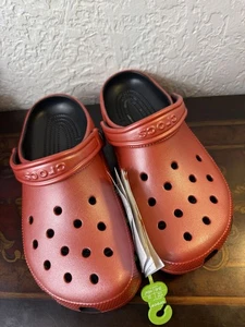 Crocs Damen Classic Metallic Clog 205831-6XJ Erdbeere Weinrot W 9 M 7 Neu Etikett - Bild 1 von 13