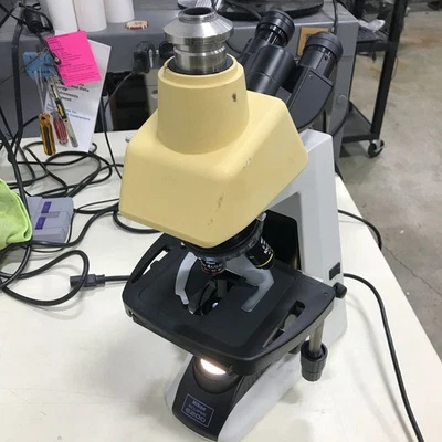 Microscopio Nikon Eclipse E200 con instrumento de diagnóstico D50NLC adaptador de cámara Foto 1 de 4